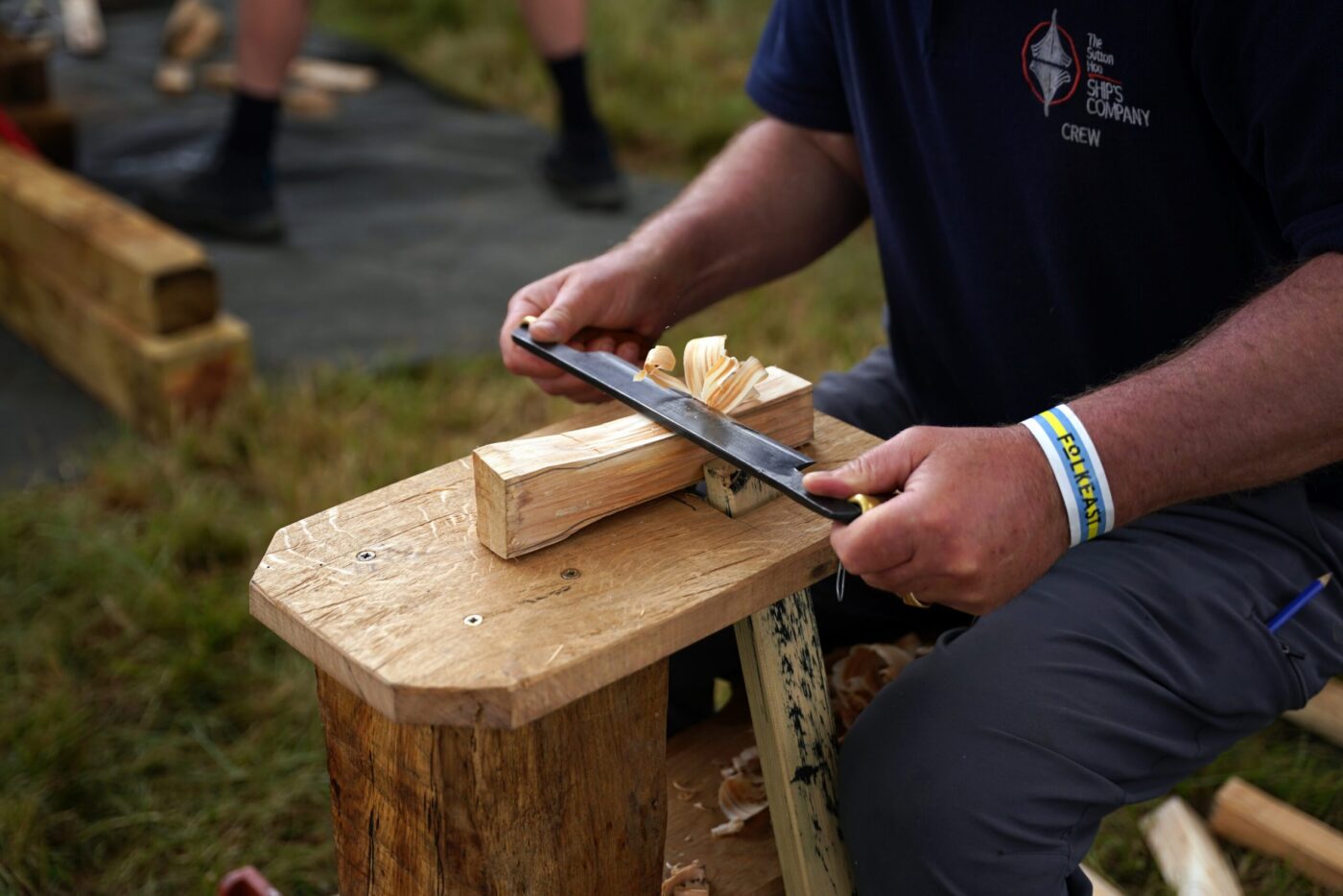 Sutton Hoo Ship’s Company – Draw knife demonstration – Jacq Barnard